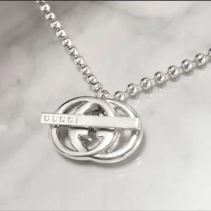 RARE- Gucci Luxury Necklace Double G statement signature ✨️ logo!! 16 in…